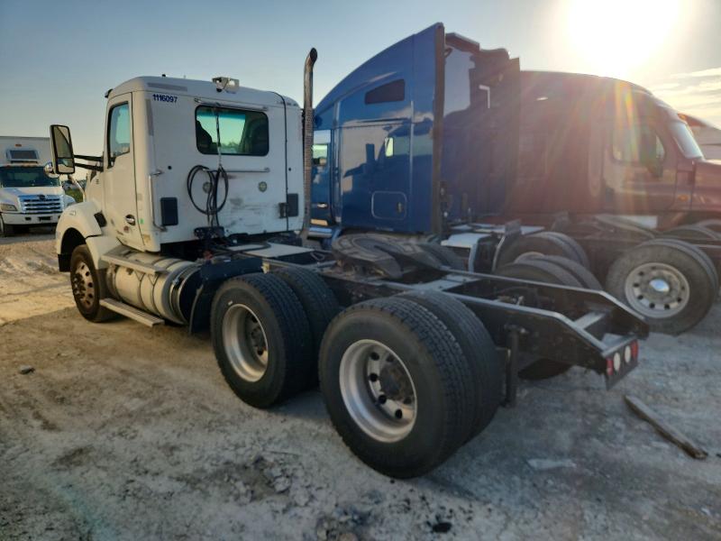 2017 Kenworth All other VIN 1XKZDK9X2HJ163976 COPART salvage auction — NORMAL WEAR, CT, sold $9,300 on 2026-07-14 (photo 3)