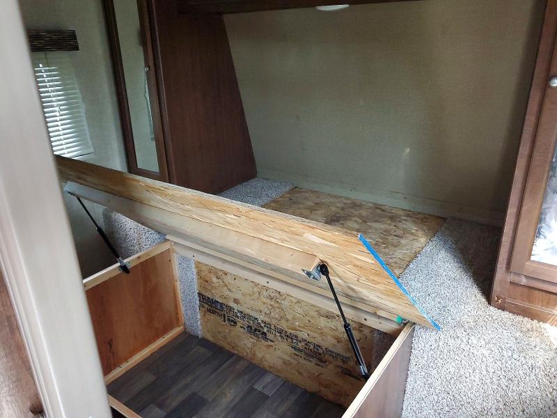 2016 Kyrv Trailer VIN 4YDT31B23GN207372 COPART salvage auction — NORMAL WEAR, WA - VEHICLE CERT OF OWNERSHIP-TITL, sold $1,900 on 2026-07-28 (photo 5)