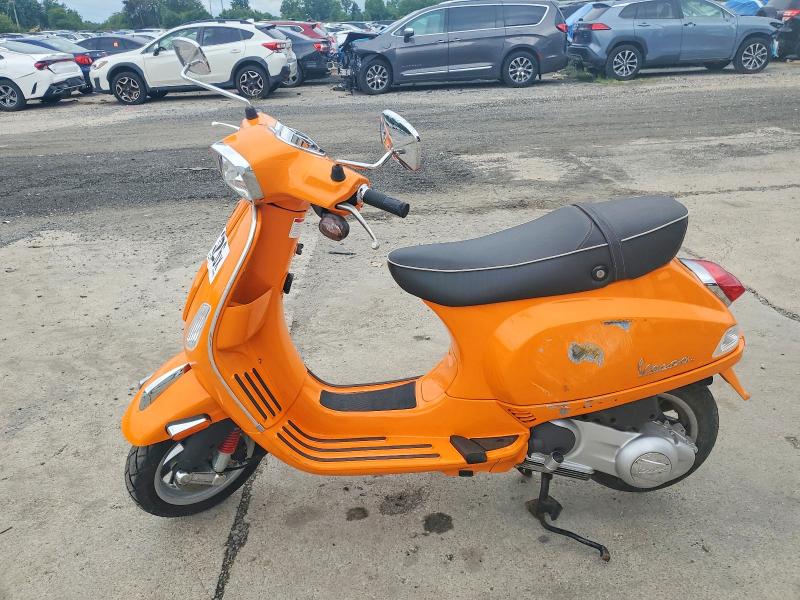 2011 Vespa Scooter VIN ZAPM688F0B5400068 COPART salvage auction — SIDE, ST, sold $425 on 2026-07-30 (photo 3)