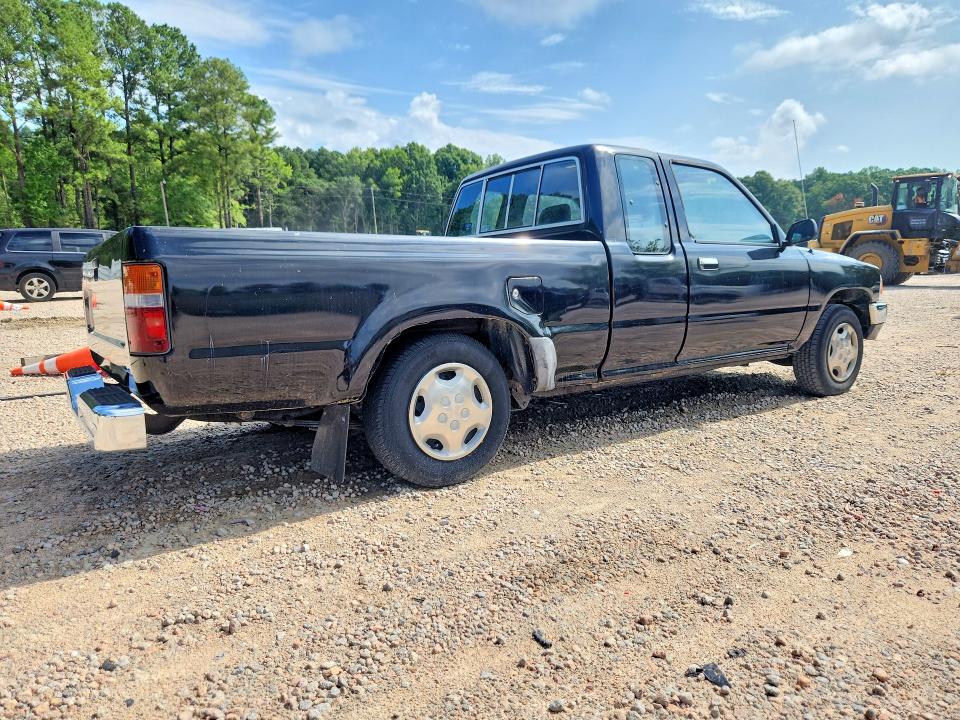 1992 Toyota All other VIN JT4RN93P2N5050172 COPART salvage auction — MINOR DENT/SCRATCHES, Nc - Non Public Clean Title, sold $4,100 on 2026-07-31 (photo 3)