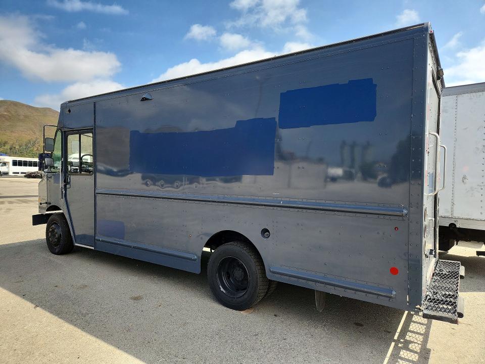 2021 Freightliner All other VIN 4UZAC2GA2MCMM9749 COPART salvage auction — MINOR DENT/SCRATCHES, CA - DIS/DLR/EXP ONLY CLEAN TITLE, sold $550 on 2026-07-28 (photo 2)