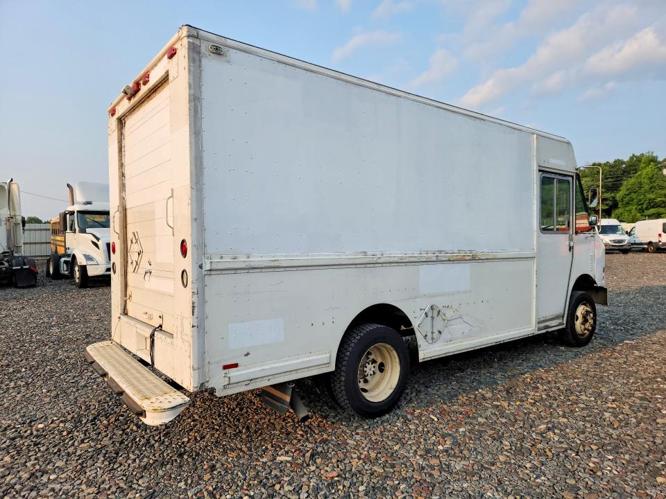 1998 Freightliner All other VIN 4UZA4FF40WC932868 COPART salvage auction — MECHANICAL, CT, sold $150 on 2026-08-13 (photo 3)