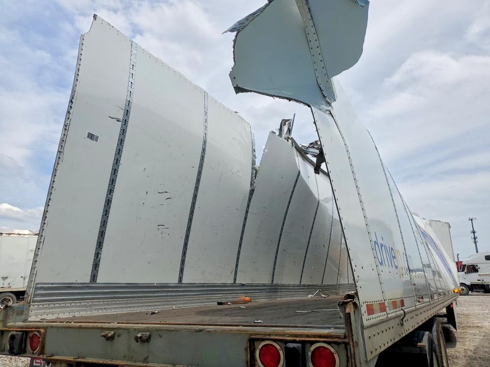2021 Great dane trai VIN 1GR1P0626MJ318106 COPART salvage auction — ROLLOVER, ST, sold $30 on 2026-08-27 (photo 3)