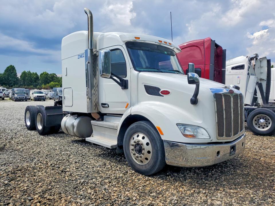 2018 Peterbilt All other VIN 1XPBDP9X0JD474030 COPART salvage auction — MINOR DENT/SCRATCHES, OH - CERTIFICATE OF TITLE, sold $7,500 on 2026-07-28 (photo 4)