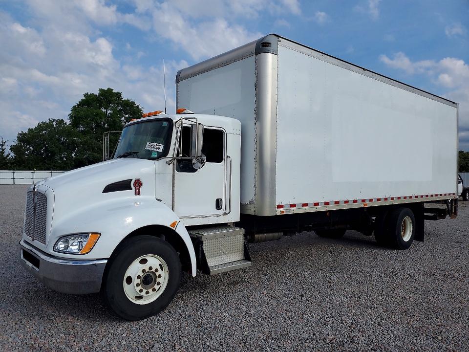 2016 Kenworth All other VIN 2NKHHM6X7GM123751 COPART salvage auction — MINOR DENT/SCRATCHES, CT, sold $8,900 on 2026-07-15 (photo 1)