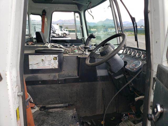 2011 Autocar llc All models VIN 5VCACR8FXBH212887 COPART salvage auction — MINOR DENT/SCRATCHES, FL - CERTIFICATE OF DESTRUCTION, sold $150 on 2026-07-28 (photo 5)