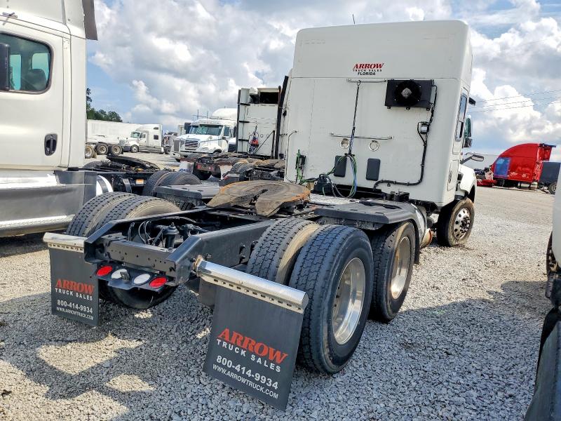 2022 Kenworth T880 VIN 1XKZDP9X2NJ487132 COPART salvage auction — SIDE, GA - CERT OF TITLE-SALVAGE, sold $12,800 on 2026-09-03 (photo 4)