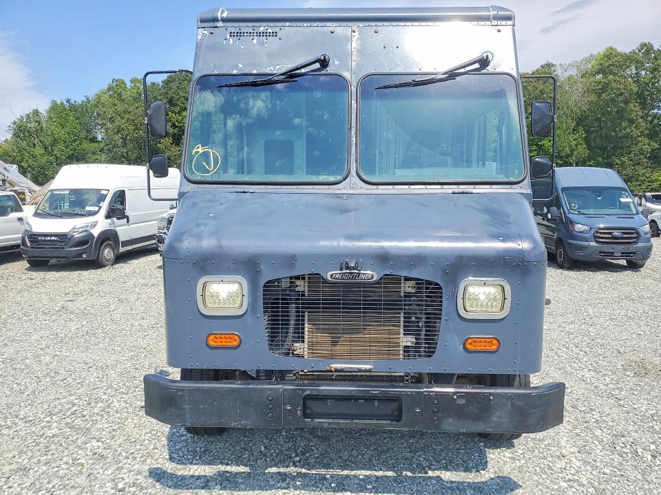 2020 Freightliner All other VIN 4UZAC2EA1LCMH8088 COPART salvage auction — MINOR DENT/SCRATCHES, CZ, sold $8,600 on 2026-09-01 (photo 5)