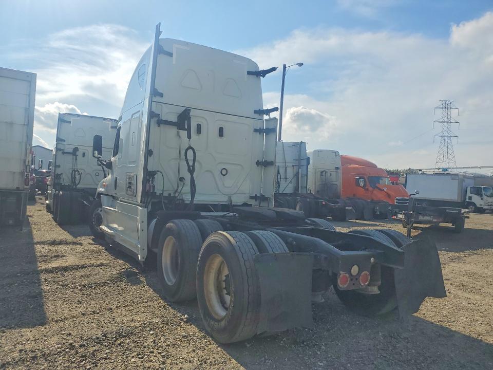 2019 Freightliner All other VIN 1FUJGLDR1KLKD3014 COPART salvage auction — MINOR DENT/SCRATCHES, CT, sold $6,700 on 2026-08-27 (photo 2)