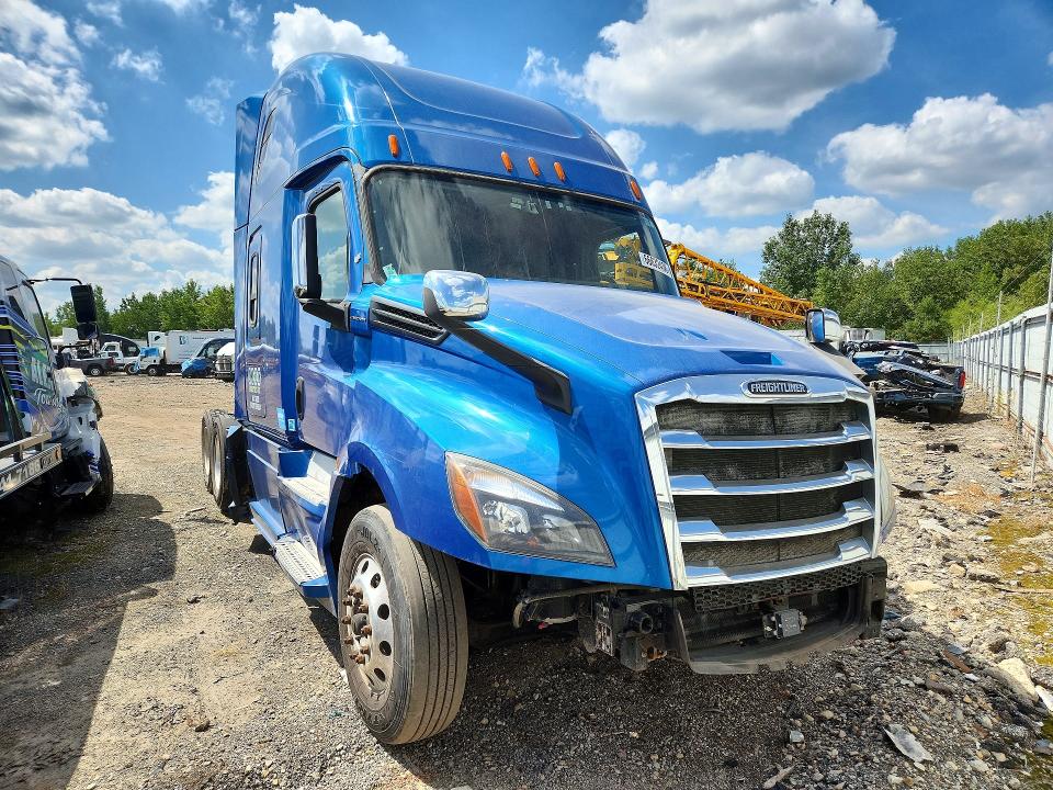 2020 VIN 3AKJHHDR0LSKC5695 COPART salvage auction — NORMAL WEAR, SC, sold $8,300 on 2026-09-10 (photo 4)