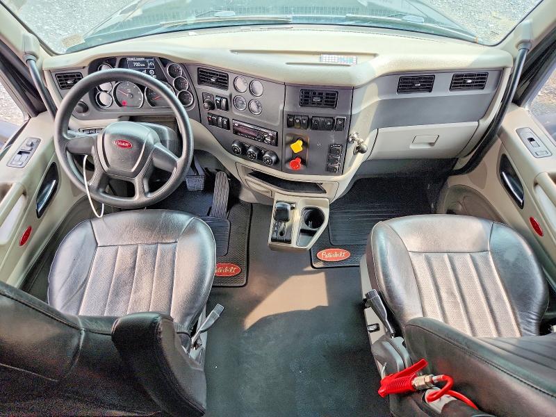 2018 Peterbilt All other VIN 1XPBDP9X5JD472094 COPART salvage auction — MINOR DENT/SCRATCHES, CT, sold $14,300 on 2026-08-18 (photo 8)