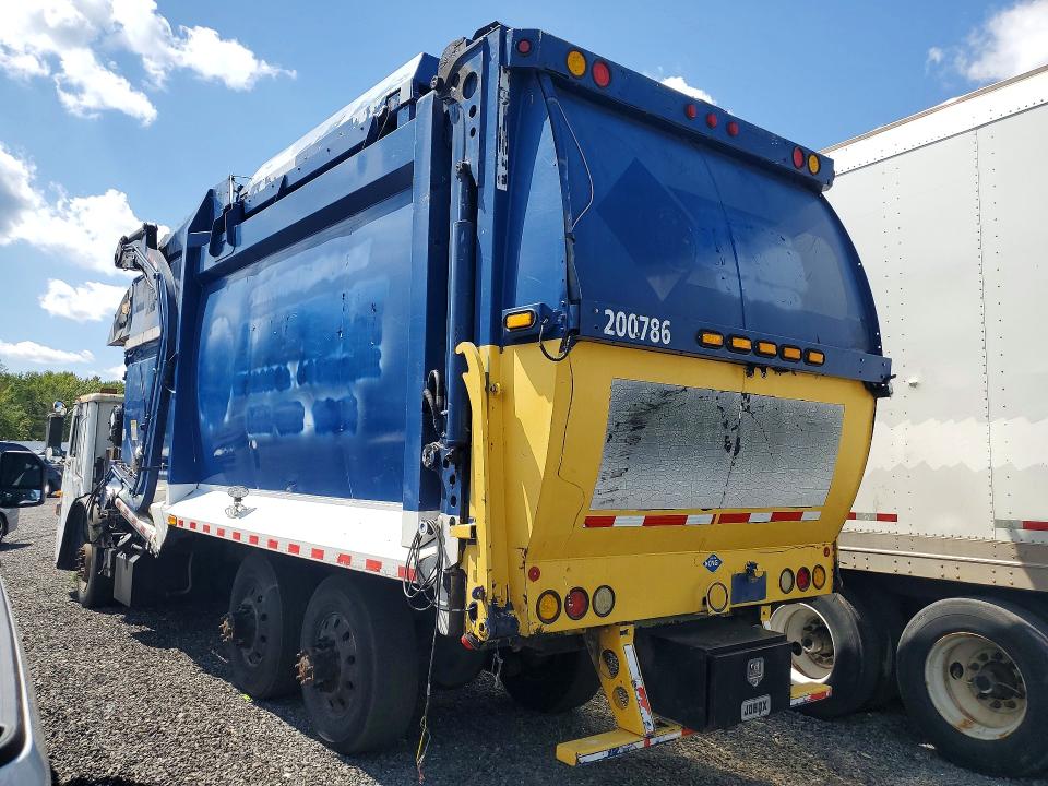 2014 Mack All other VIN 1M2AU14CXEM002014 COPART salvage auction — STRIPPED, CD, sold $200 on 2026-09-03 (photo 2)