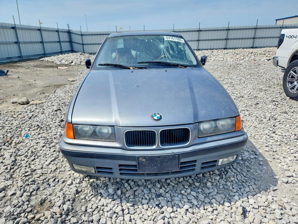 1992 BMW 3 series VIN WBACB4312NFF89656 COPART salvage auction — MINOR DENT/SCRATCHES, IL - CERTIFICATE OF TITLE, sold $225 on 2026-08-19 (photo 5)