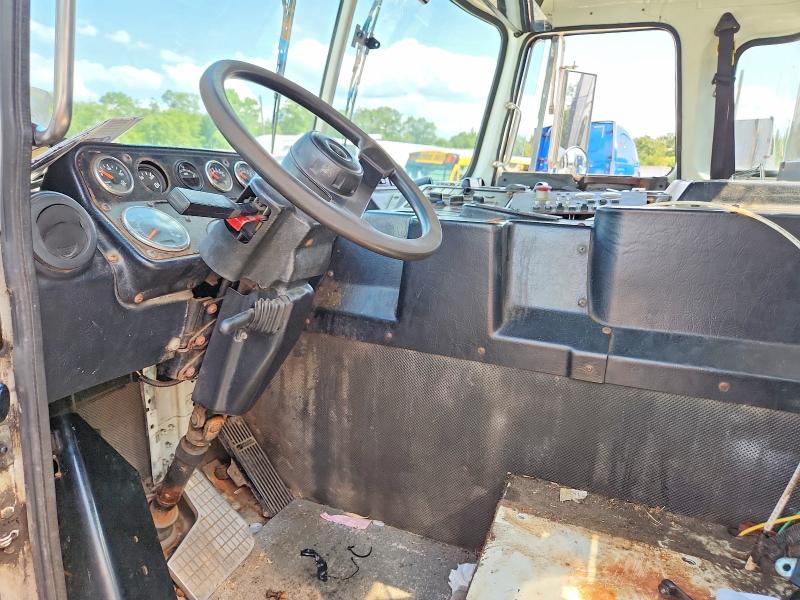 2011 Autocar Llc Xpeditor VIN 5VCACLLE8BH212852 COPART salvage auction — MINOR DENT/SCRATCHES, Nj - Clean Title Export Only, sold $6,500 on 2026-09-22 (photo 7)