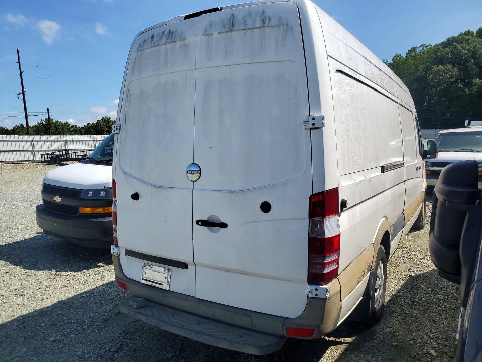 2007 Freightliner Sprinter VIN WDYPE845475167676 COPART salvage auction — NORMAL WEAR, CZ, sold $150 on 2026-08-24 (photo 3)