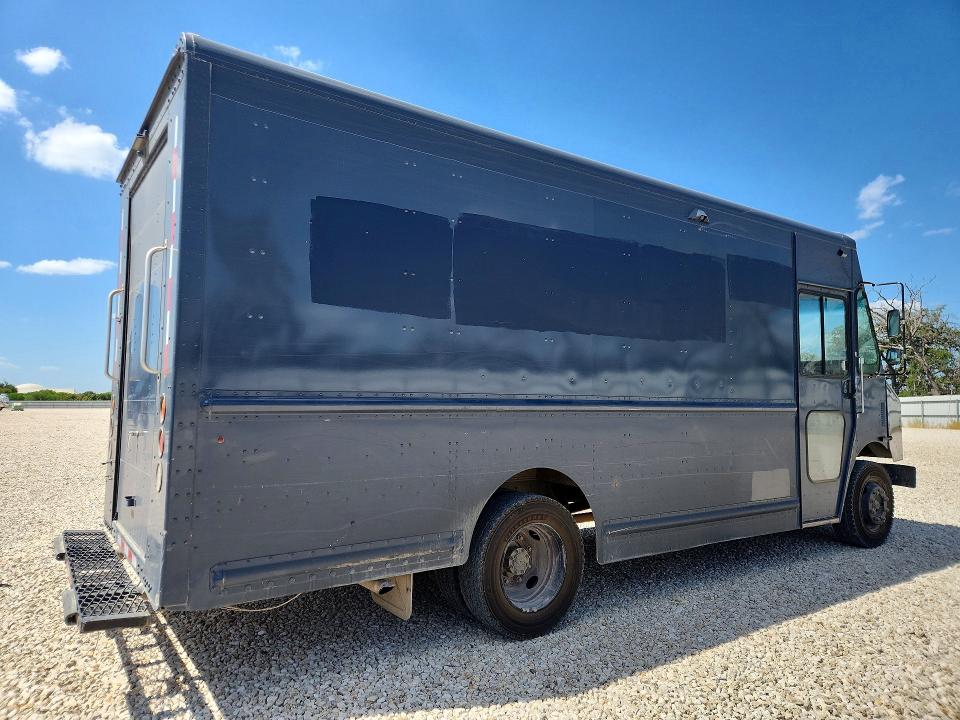 2020 Frht - freightliner Chassis VIN 4UZAC2EA1LCMH7684 COPART salvage auction — MINOR DENT/SCRATCHES, CT, sold $10 on 2026-09-01 (photo 3)
