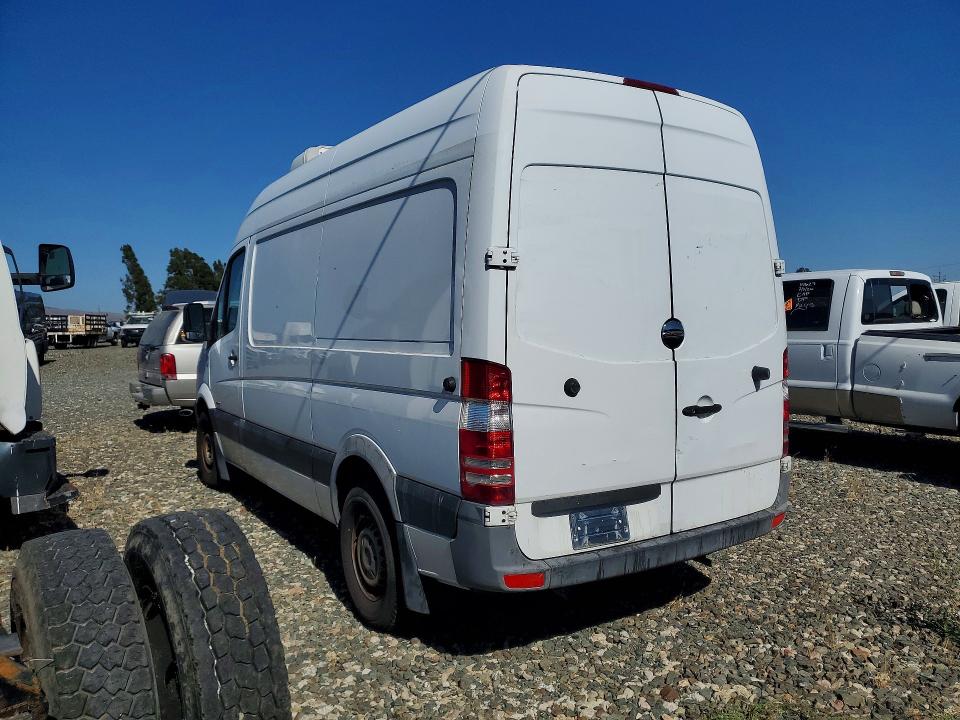2015 Freightliner Sprinter VIN WDYPE7CC5F5974751 COPART salvage auction — REAR END, FL - DIS/DLR/EXP ONLY CLEAN TITLE, sold $2,200 on 2026-08-17 (photo 2)