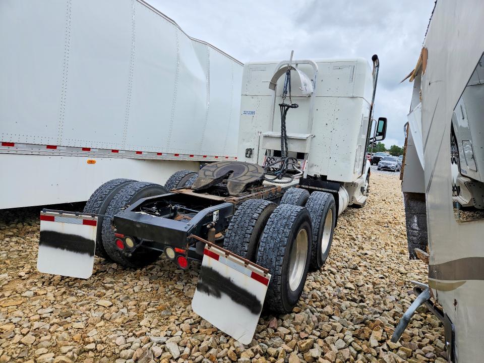 2017 Peterbilt All other VIN 1XPBDP9X2HD359729 COPART salvage auction — NORMAL WEAR, OH - CERTIFICATE OF TITLE, sold $7,400 on 2026-08-28 (photo 3)