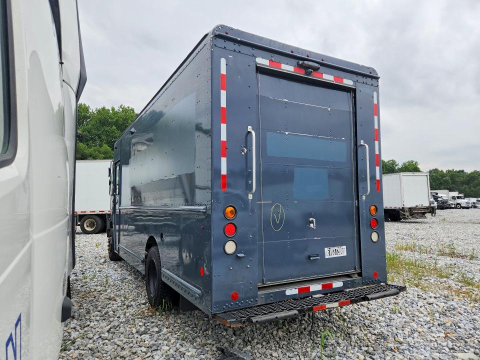 2021 Freightliner Chassis VIN 4UZAC2EA1MCML0872 COPART salvage auction — ROOF, PA - CERT OF TITLE, sold $125 on 2026-09-01 (photo 2)