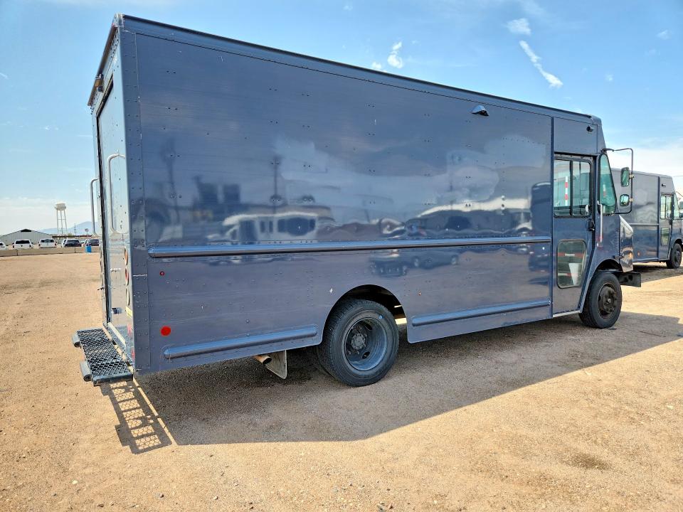 2020 Freightliner All other VIN 4UZAC2EA9LCMK0301 COPART salvage auction — NORMAL WEAR, CT, sold $8,700 on 2026-09-01 (photo 3)