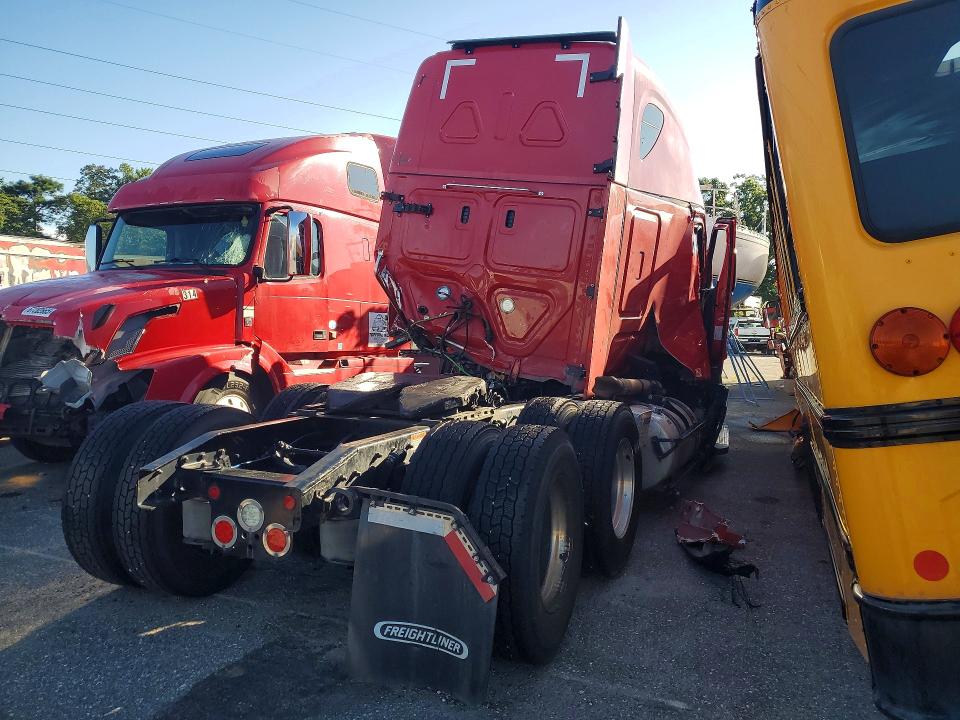2024 Freightliner Cascadia 126 VIN 3AKJHHDR2RSUP7221 COPART salvage auction — SIDE, ST, sold $15,400 on 2026-09-03 (photo 3)