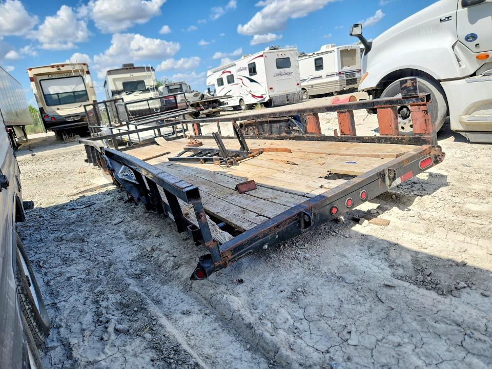 2020 Big tex . VIN 16VPX2020L2063328 COPART salvage auction — SIDE, TX - SALVAGE VEHICLE TITLE, sold $25 on 2026-08-31 (photo 2)