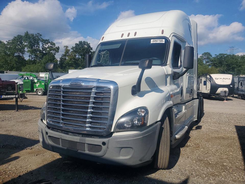2019 Freightliner All other VIN 1FUJGLDR1KLKD3014 COPART salvage auction — MINOR DENT/SCRATCHES, CT, sold $6,700 on 2026-08-27 (photo 1)