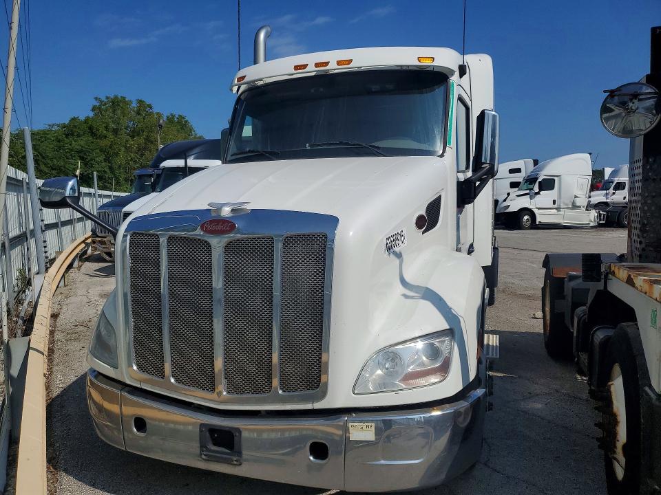 2017 Peterbilt 579 VIN 1XPBDP9XXHD359736 COPART salvage auction — MECHANICAL, OH - CERTIFICATE OF TITLE, sold $5,200 on 2026-10-12 (photo 5)