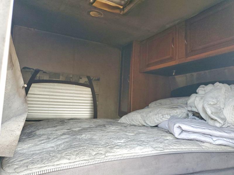 2009 Jayco All models VIN 1UJBJ02R091DC0071 COPART salvage auction — BURN, JT, sold $350 on 2026-09-10 (photo 5)