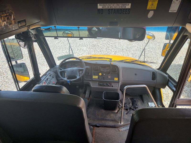 2012 Freightliner All models VIN 4UZABRDTXCCBM9749 COPART salvage auction — NORMAL WEAR, CT, sold $2,000 on 2026-10-06 (photo 5)