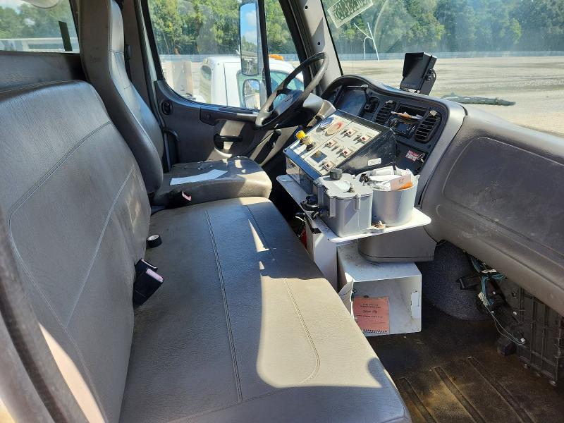 2014 Freightliner All other VIN 1FVACXDT7EHFM5119 COPART salvage auction — MINOR DENT/SCRATCHES, CT, sold $6,700 on 2026-08-18 (photo 5)