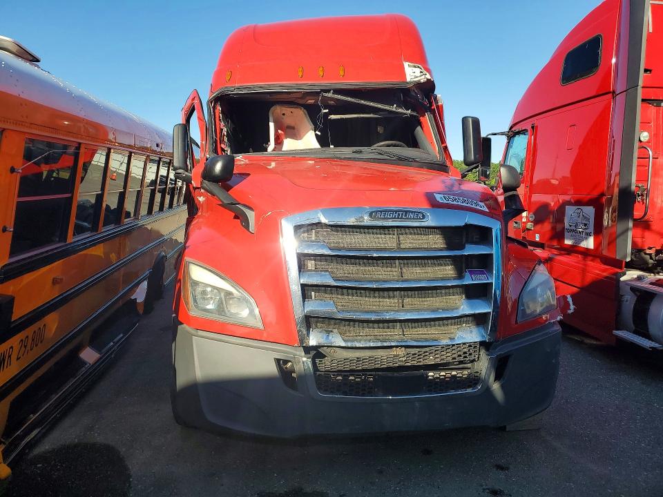 2024 Freightliner Cascadia 126 VIN 3AKJHHDR2RSUP7221 COPART salvage auction — SIDE, ST, sold $15,400 on 2026-09-03 (photo 5)
