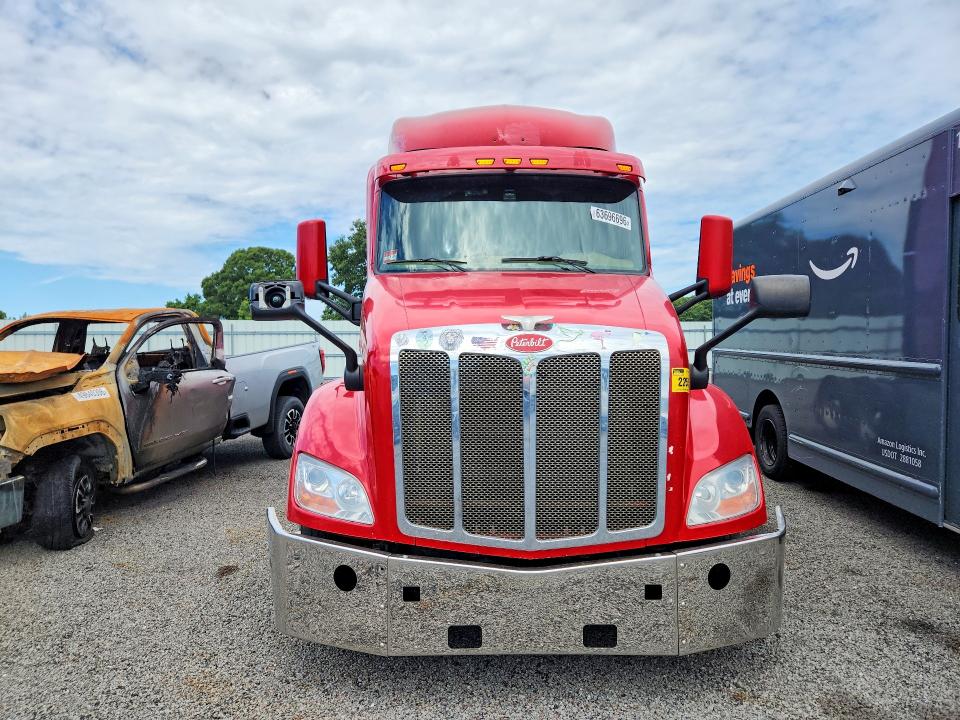 2016 Peterbilt All other VIN 1XPBDP9X9GD298135 COPART salvage auction — NORMAL WEAR, CT, sold $9,200 on 2026-08-18 (photo 5)