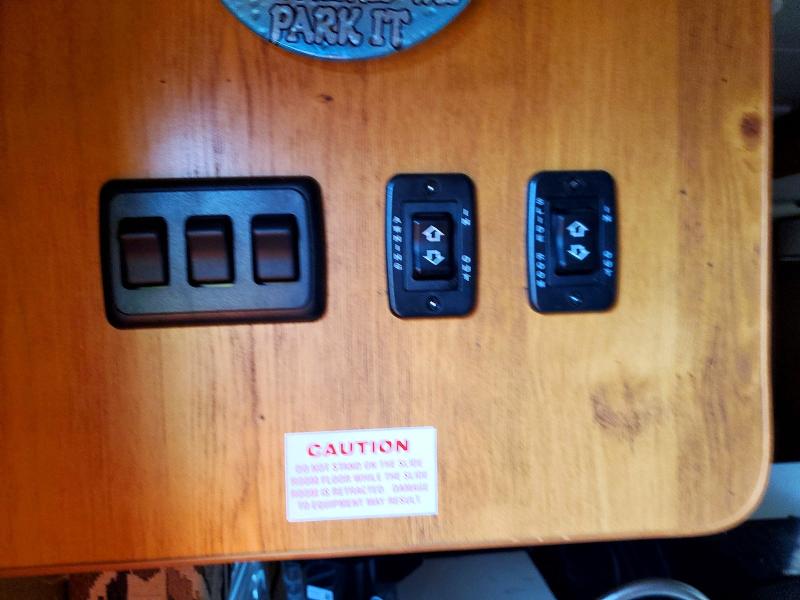 2018 Gulf stream Cabincruis VIN 1NL1G3323J7036136 COPART salvage auction — NORMAL WEAR, NY - CERTIFICATE OF TITLE, sold $5,500 on 2026-09-17 (photo 8)