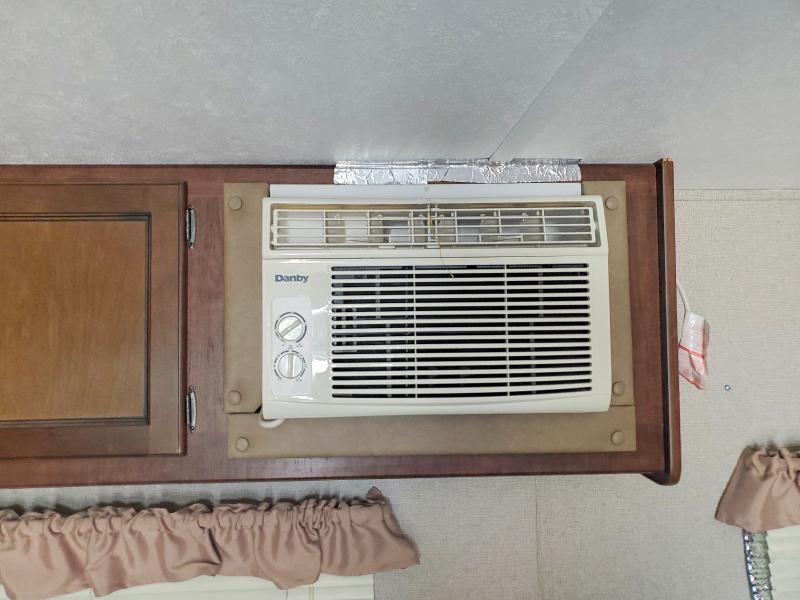2017 Keys Keystone VIN 4YDT17513HW204978 COPART salvage auction — NORMAL WEAR, CT, sold $2,300 on 2026-09-01 (photo 9)