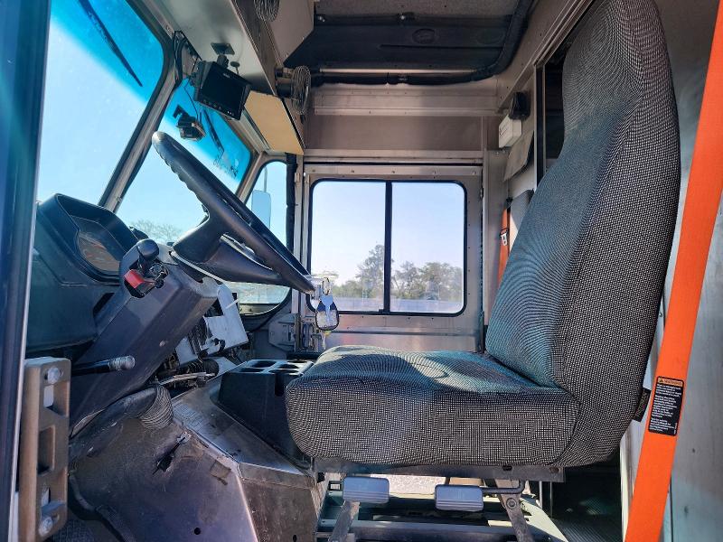 2020 Freightliner Chassis VIN 4UZAC2EA4LCMH7842 COPART salvage auction — MINOR DENT/SCRATCHES, TX - CERTIFICATE OF TITLE, sold $10 on 2026-09-01 (photo 7)
