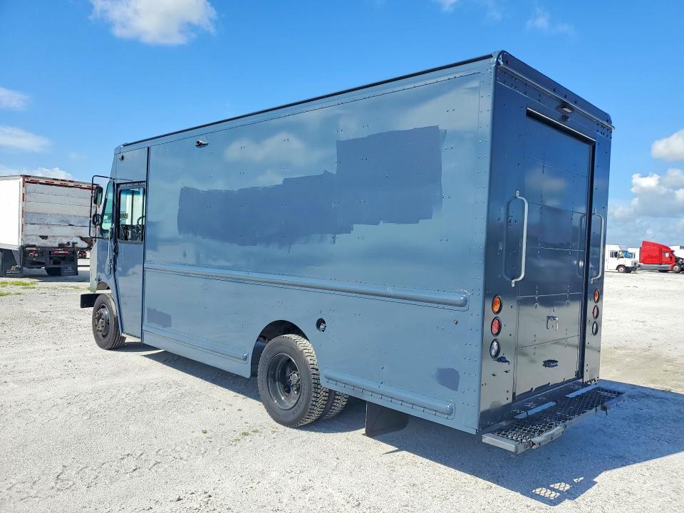 2020 Freightliner All other VIN 4UZAC2EA0LCMH7952 COPART salvage auction — MINOR DENT/SCRATCHES, FL - CERTIFICATE OF TITLE, sold $175 on 2026-09-01 (photo 2)