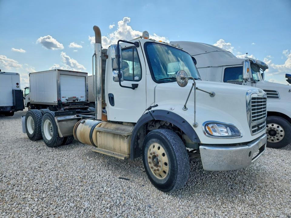 2015 Freightliner All other VIN 3AKJC5DV4FDGK1865 COPART salvage auction — NORMAL WEAR, TX - CERTIFICATE OF TITLE, sold $7,800 on 2026-08-25 (photo 4)