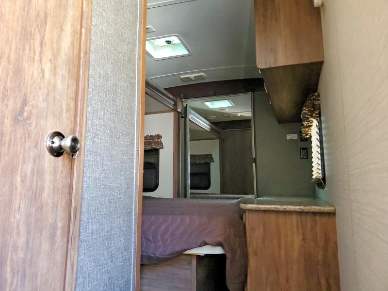2016 Keystone All models VIN 4YDT30R22GV504049 COPART salvage auction — NORMAL WEAR, CT, sold $4,250 on 2026-09-08 (photo 5)