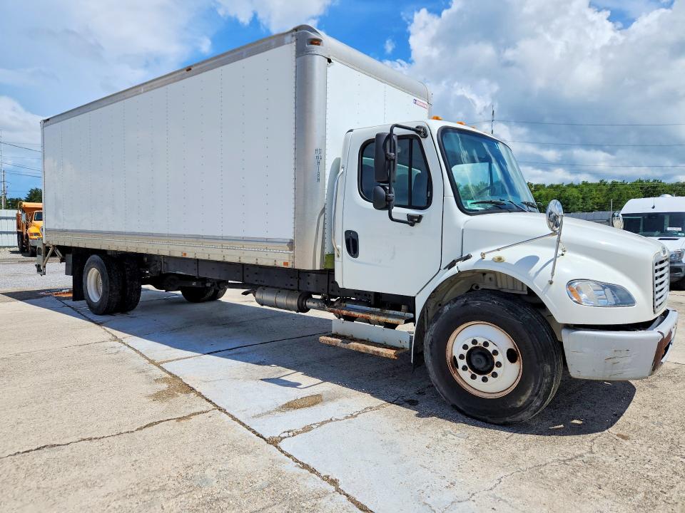 2014 Frht - freightliner M2 VIN 1FVACWDU7EHFX4235 COPART salvage auction — MINOR DENT/SCRATCHES, LA - CERTIFICATE OF TITLE, sold $200 on 2026-08-21 (photo 4)