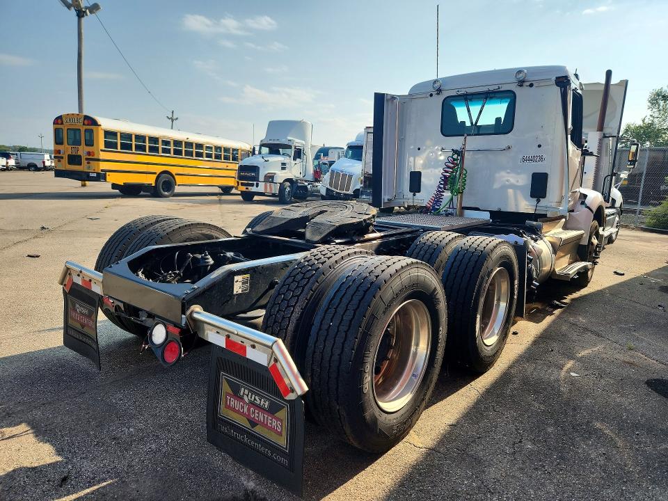 2026 Peterbilt All other VIN 1XPBDP9X4TD798911 COPART salvage auction — SIDE, ST, sold $31,000 on 2026-09-03 (photo 3)