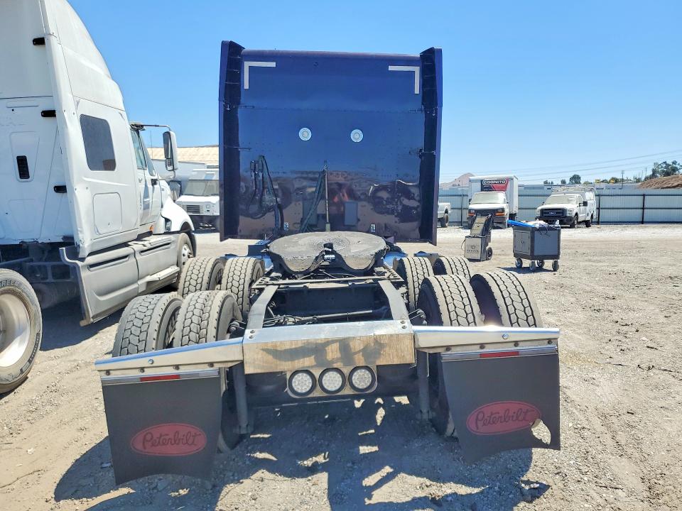 2015 Peterbilt All other VIN 1XPBD49X9FD260059 COPART salvage auction — MINOR DENT/SCRATCHES, DV, sold $17,400 on 2026-08-24 (photo 6)