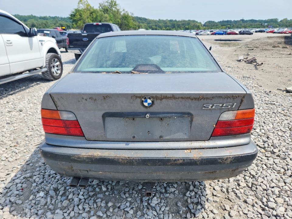 1992 BMW 3 series VIN WBACB4312NFF89656 COPART salvage auction — MINOR DENT/SCRATCHES, IL - CERTIFICATE OF TITLE, sold $225 on 2026-08-19 (photo 6)