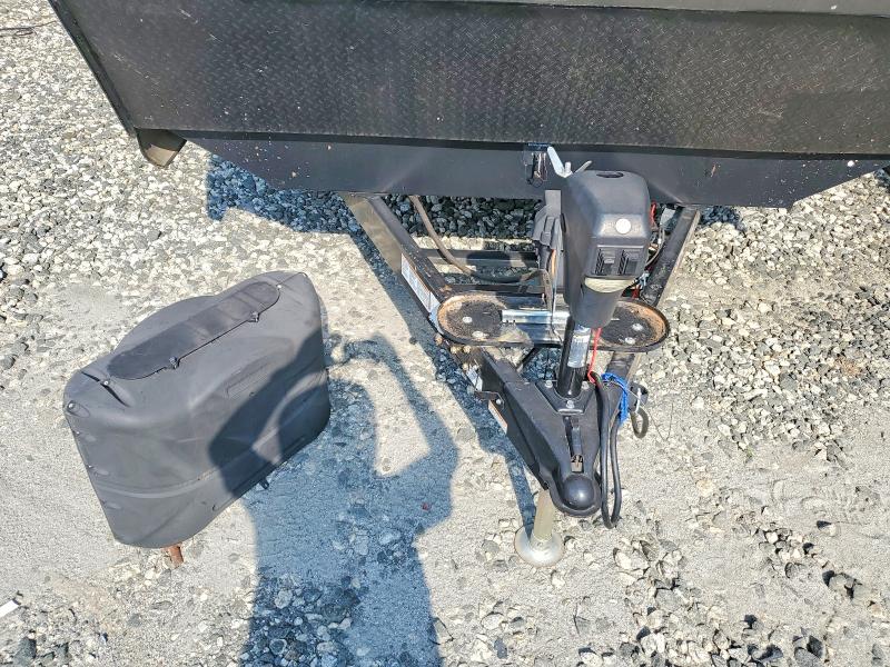 2021 Forest river Xlr VIN 5ZT2XLSB4MZ792948 COPART salvage auction — ROOF, SC - CERT OF TITLE-SALVAGE WATER, sold $5,000 on 2026-09-03 (photo 7)