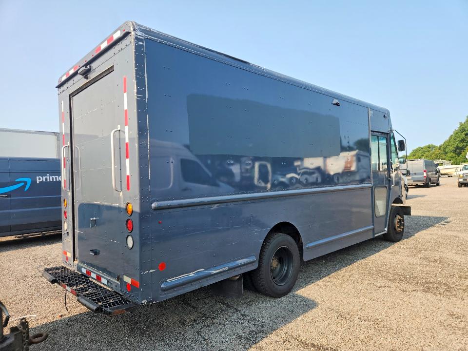 2020 Freightliner All other VIN 4UZAC2EAXLCMK0355 COPART salvage auction — MINOR DENT/SCRATCHES, MA - CERTIFICATE OF TITLE, sold $22,750 on 2026-08-20 (photo 3)