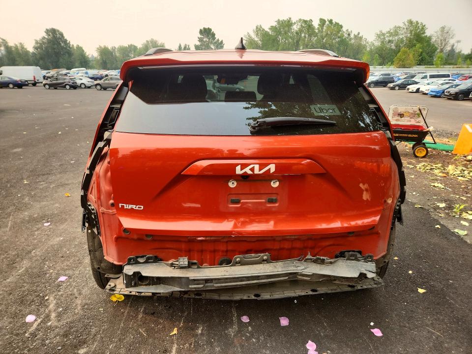 2023 Kia Niro VIN KNDCR3L19P5027736 COPART salvage auction — REAR END, FL - CERTIFICATE OF TITLE, sold $7,300 on 2026-08-19 (photo 6)