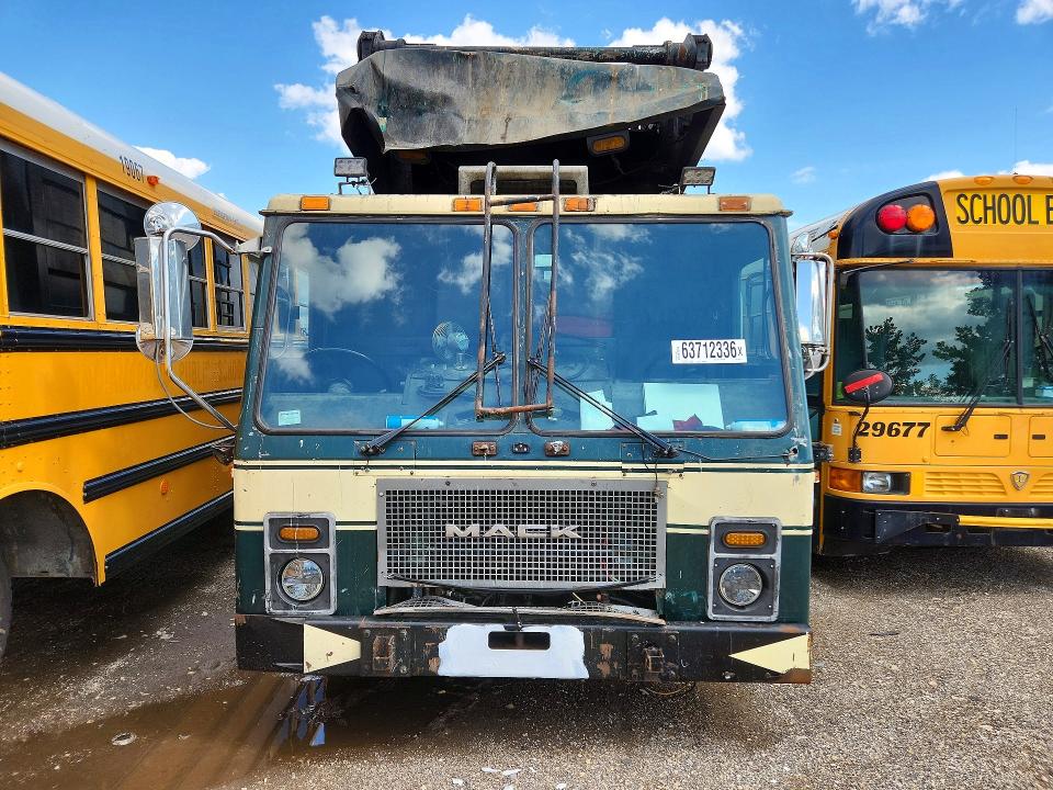 2007 Mack Le613 VIN 1M2AC08C57M012976 COPART salvage auction — MECHANICAL, FL - CERTIFICATE OF DESTRUCTION, sold $1,500 on 2026-09-03 (photo 5)