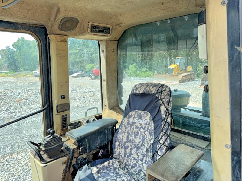 2002 Caterpillar 953c VIN CAT0953CE2ZN04856 COPART salvage auction — NORMAL WEAR, TN - BILL OF SALE (P), sold $30,000 on 2026-09-23 (photo 6)