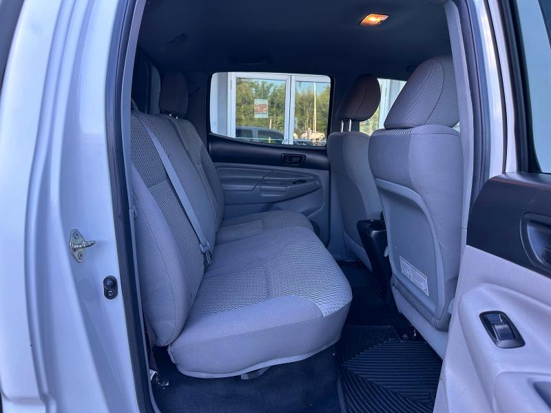 2015 Toyota Tacoma VIN 3TMMU4FN3FM079413 COPART salvage auction — MINOR DENT/SCRATCHES, CT, sold $175 on 2026-08-21 (photo 6)