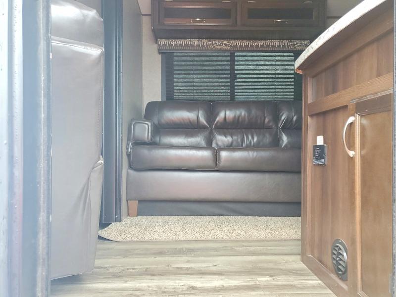 2018 Jayco jay Jay flight VIN 1UJBJ0BPXJ17Y0715 COPART salvage auction — HAIL, ST, sold $3,450 on 2026-09-03 (photo 6)